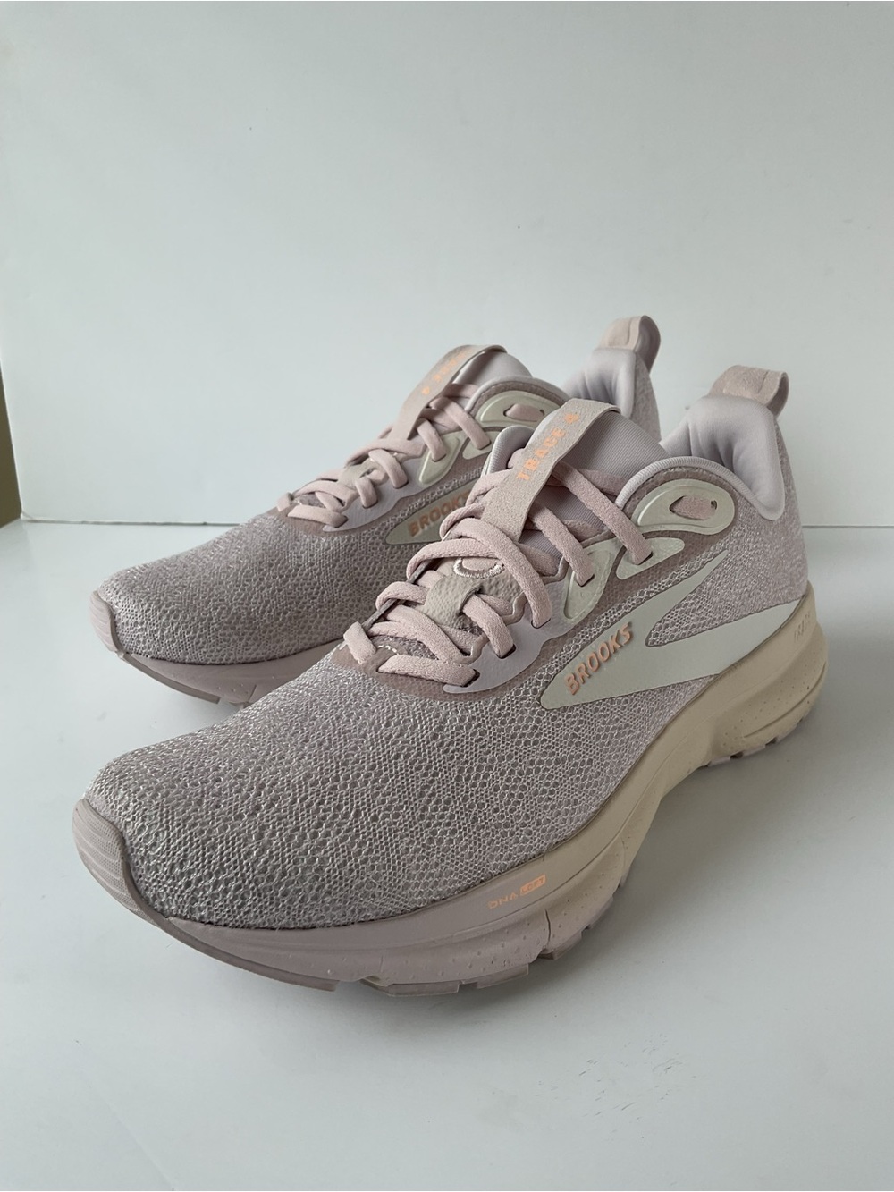 Brooks Trace 4 Women’s Size 8 Pink Running Sneakers - Picture 6 of 13